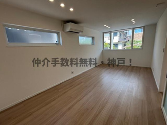 【居間・リビング】 | 神戸市西区学園東町7丁目　新築戸建2号地　仲介手数料無料！ | 使いやすいリビングです