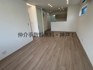 【居間・リビング】 | 神戸市西区学園東町7丁目　新築戸建2号地　仲介手数料無料！ | ゆったりとしたリビングです
