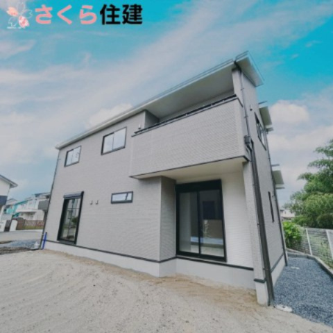 宇都宮市岩曽24-P1　2号棟の外観|お庭もあるのでお子様を遊ばせたり家庭菜園なども楽しめそうです