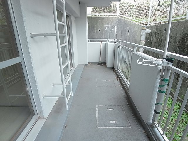 プリオーレ神戸山の手のバルコニー|ワイドなバルコニーは３面あります