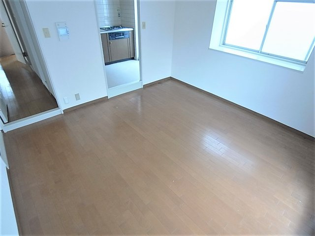 プリオーレ神戸山の手の居間・リビング|開放感ある広々した室内