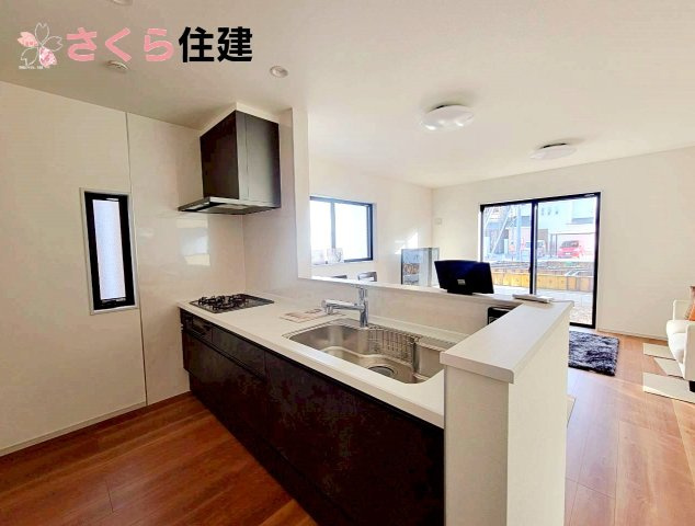 いろどりアイタウン宇都宮市野沢23-P1　12号棟のキッチン|対面式システムキッチンは家族の様子を伺いながら家事ができます◎