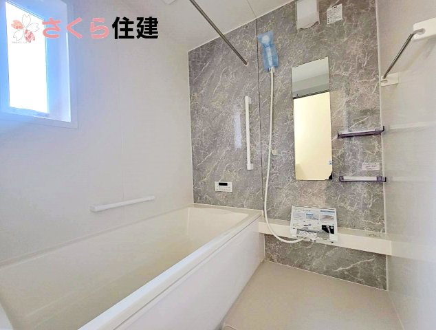 いろどりアイタウン宇都宮市野沢23-P1　12号棟の浴室|1坪タイプの浴室は、浴室暖房乾燥機付きで冬は暖かく、雨の多い時期にはお洗濯の乾燥に大活躍です◎