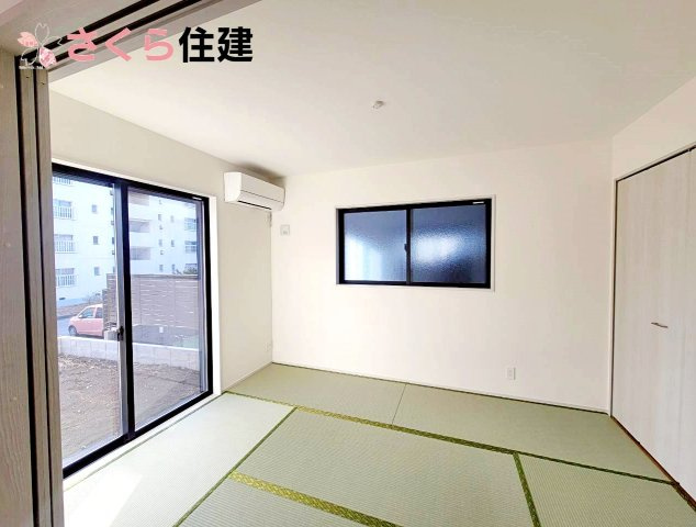 いろどりアイタウン宇都宮市野沢23-P1　12号棟の和室|リビングの隣　6畳の和室は来客時や小さなお子様のお昼寝スペースとして活用いただけます◎