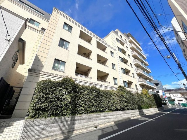 ヴェレーナ練馬北町の外観|平成２８年築・オートロック＆宅配ボックス付きマンション、ヴェレーナ練馬北町は即日現地案内可能となっておりますので、お気軽にお問い合わせください！