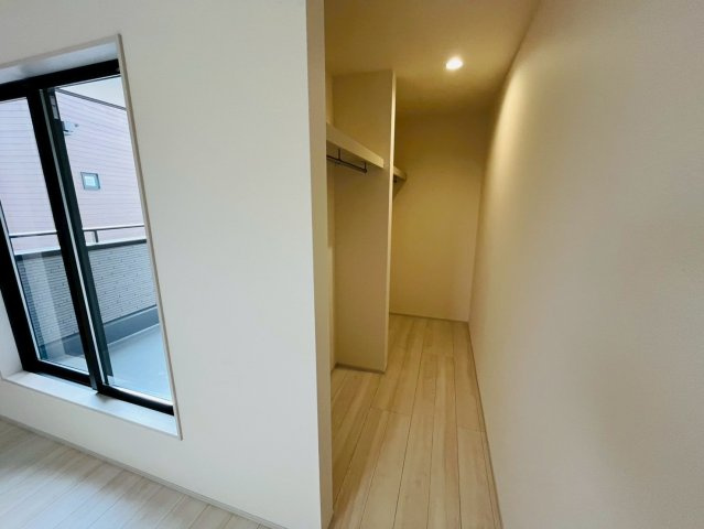 【Livele Garden】　小山市城西　第１　全1邸の収納|〇ウォークインクローゼット〇
パイプや枕棚で空間を立体的に使います。衣類の種類や使用頻度に合わせて、整頓できます♪
2025年10月撮影