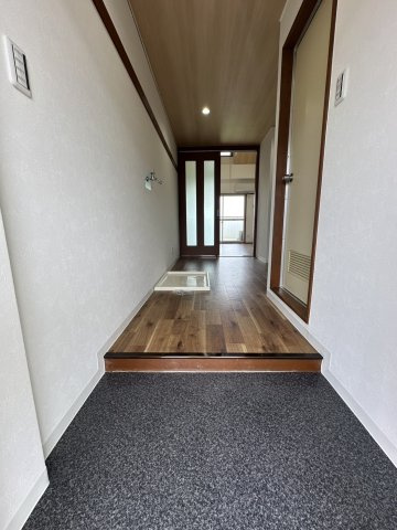 ハイネスシブヤの玄関