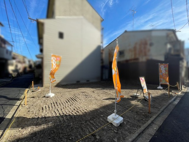 紫野北舟岡町　新築参考プランA　建築条件付土地の前面道路含む現地写真|■角地につき、日当たり・通風良好！（R7.11.23撮影）