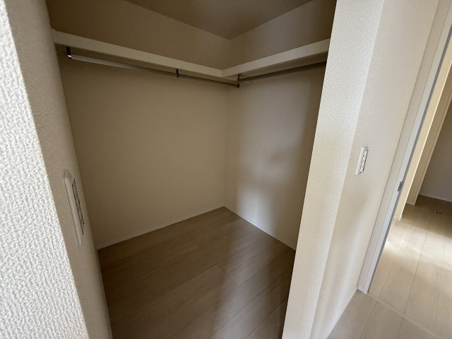 志摩新町　新築戸建の収納|洋室9帖のウォークインクローゼット