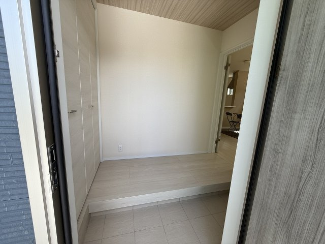 志摩新町　新築戸建の玄関