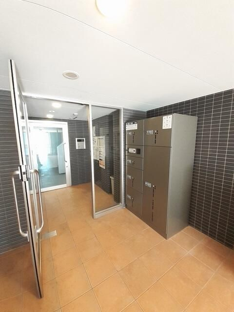 ウィステリア両国のエントランス