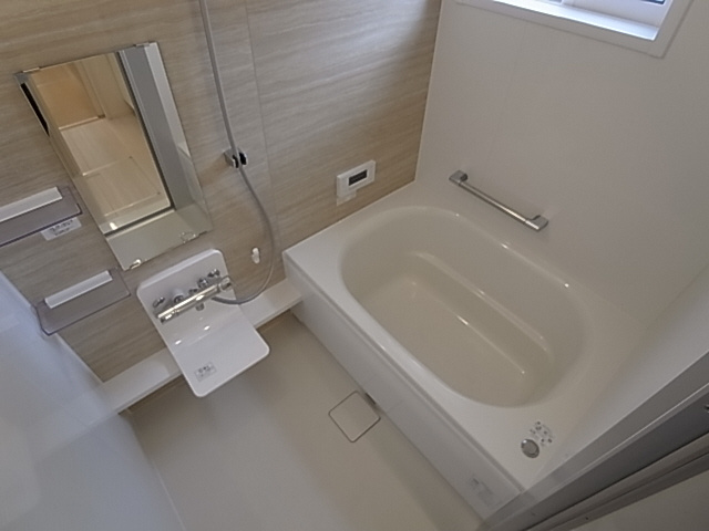 神戸市須磨区須磨寺町１丁目のアパートの浴室|追い焚き機能付きバス