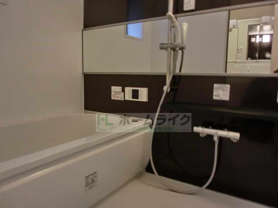 シャーメゾン若江本町の浴室