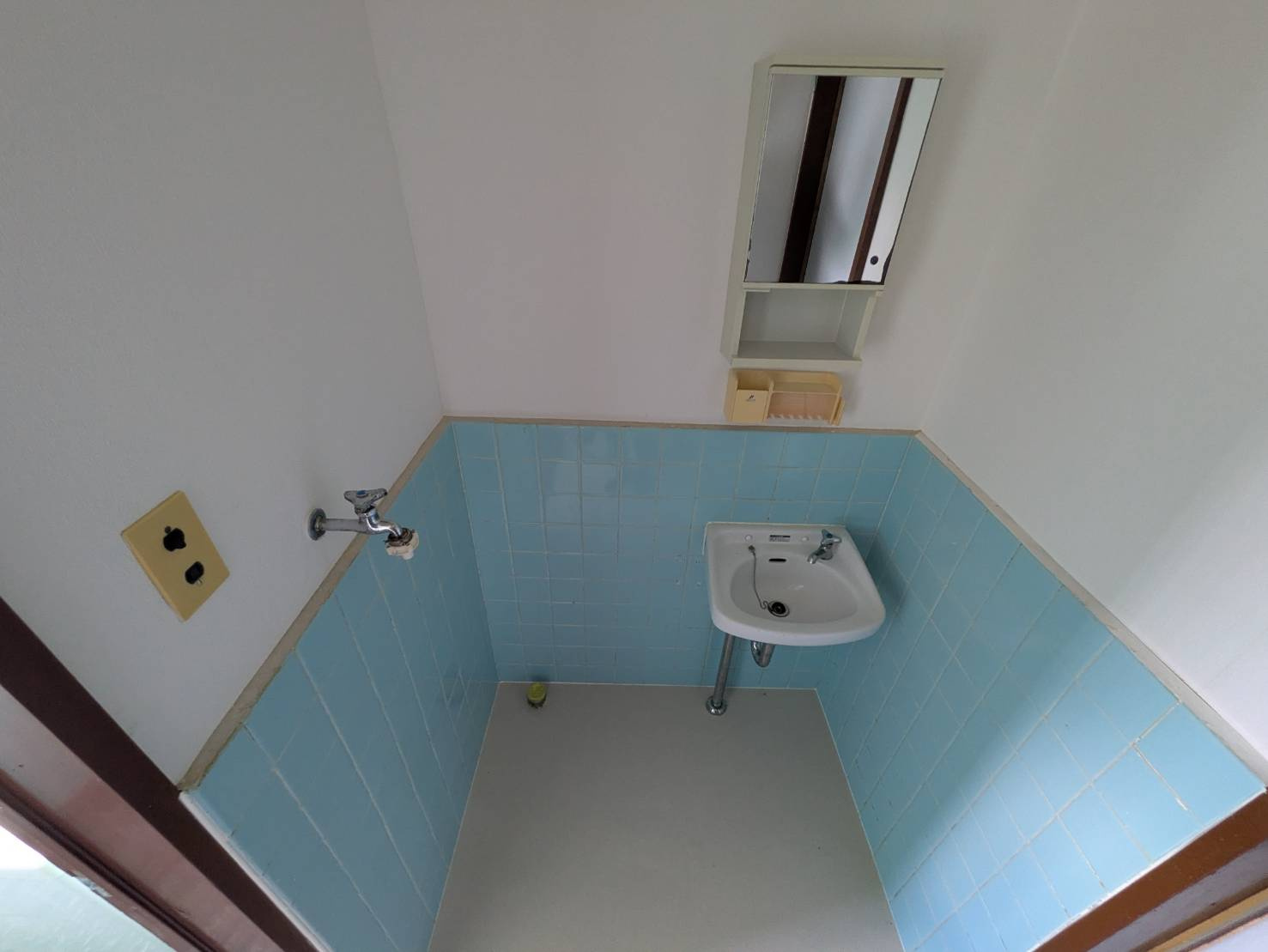 中央マンションの洗面所