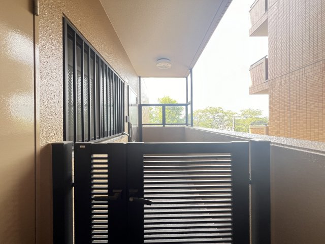 ダイアパレス大和八木3階の玄関