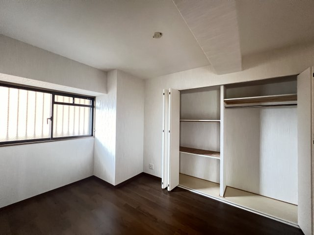 ダイアパレス大和八木3階の寝室|洋室5.6帖