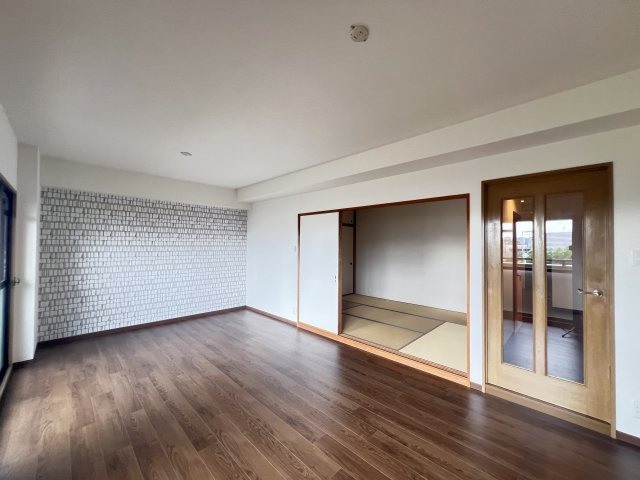 ダイアパレス大和八木3階の居間・リビング|LDK16.4帖