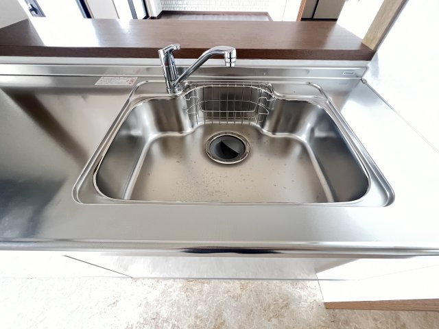 ダイアパレス大和八木3階のキッチン|清潔感のあるステンレスシンク