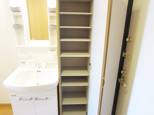 アルファコート川口元郷の収納|別号室の参考写真です。