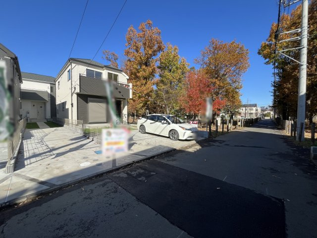 所沢市若狭4丁目・全3棟　新築一戸建　A号棟　～IDS工法～の前面道路含む現地写真