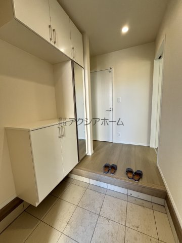 所沢市若狭4丁目・全3棟　新築一戸建　A号棟　～IDS工法～の玄関