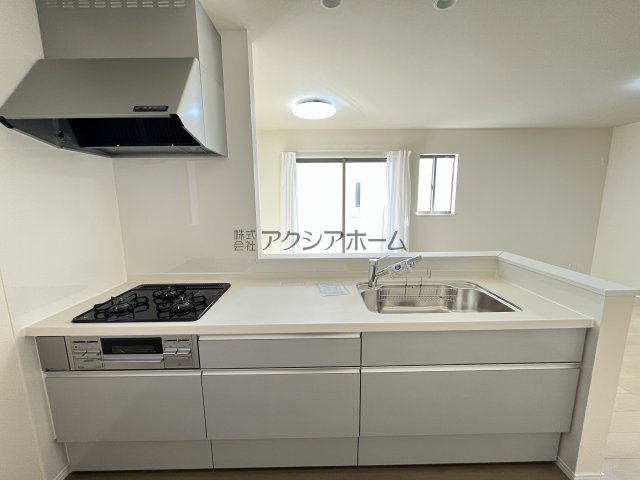 所沢市若狭4丁目・全3棟　新築一戸建　A号棟　～IDS工法～のキッチン|リビングが見渡せる対面式キッチン