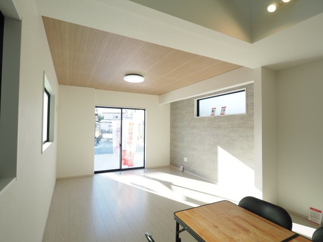 【居間・リビング】 | Erde　宮代３期　５号棟 | ★内覧予約で新米4kg★