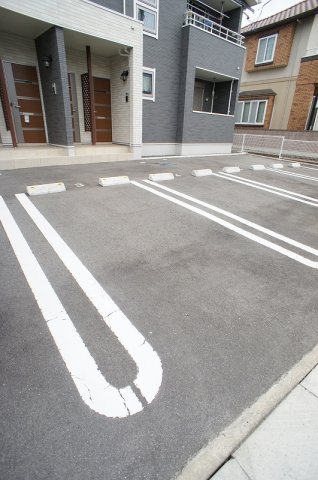 ベルボーラの駐車場