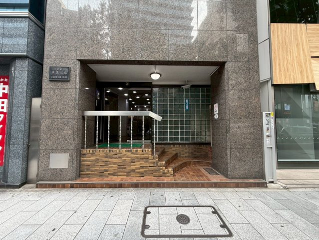 見真ビル　2Fのエントランス