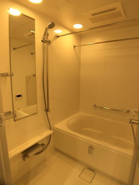 プレジール入谷の浴室