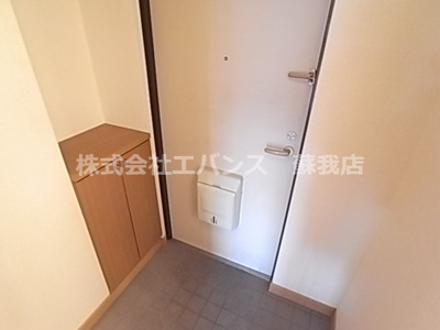 【玄関】 | インペリアルA | 明るい玄関です