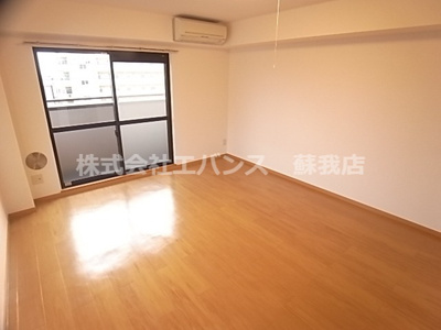 【居間・リビング】 | インペリアルA | ゆったり過ごせるリビングです