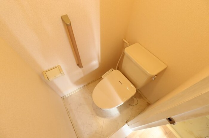 エミナンのトイレ|もちろん温水洗浄暖房便座です