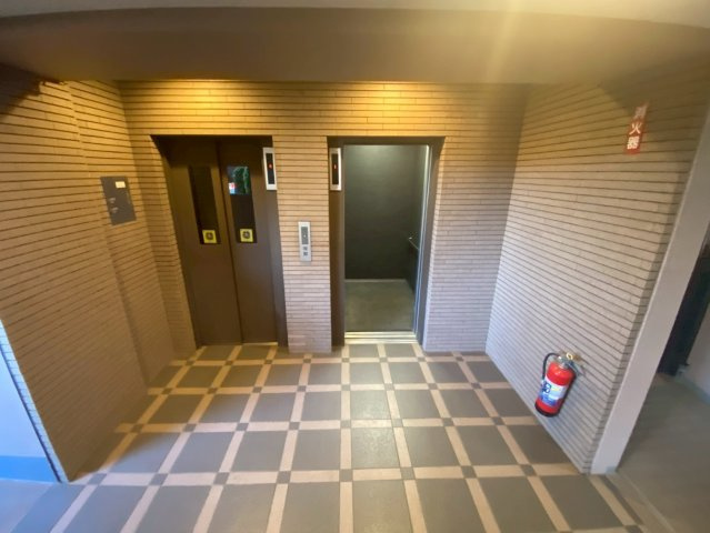 ネオハイツ船橋薬円台公園のロビー