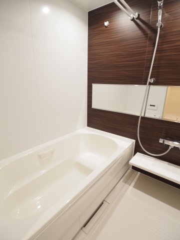 【浴室】 | オカバ世田谷深沢ヘーベルメゾン | ゆったりと脚を伸ばしてくつろげる超広々バスルーム！