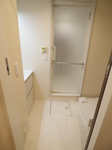 【洗面所】 | オカバ世田谷深沢ヘーベルメゾン | 洗面所ひろびろ！動線もよく家事も捗ります♪