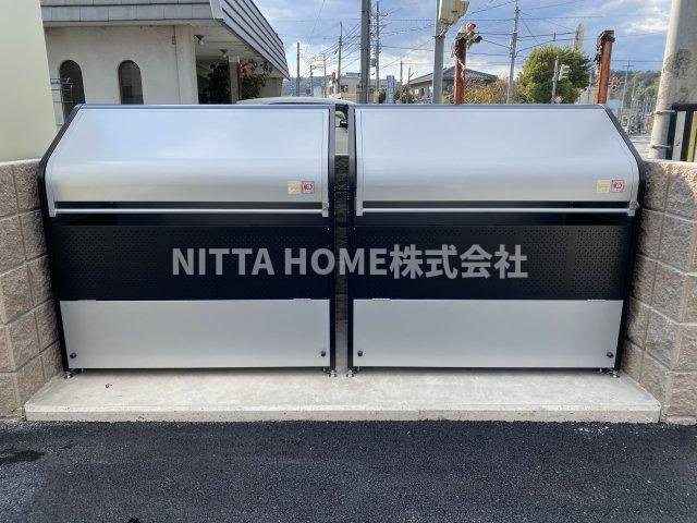 ルミエール　弥栄Ⅱのエントランス|専用のゴミ捨て場があります＊