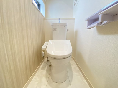 【トイレ】 | 八重瀬町具志頭（全11棟）10号棟 | 10号棟　温水洗浄便座♪