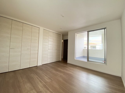 【洋室】 | 八重瀬町具志頭（全11棟）10号棟 | 10号棟　洋室8.75帖＋Wクロゼット付き♪