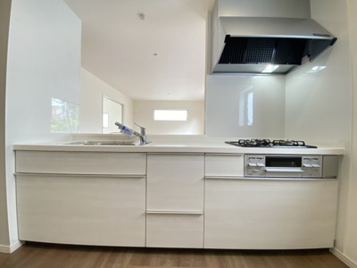 【キッチン】 | 八重瀬町具志頭（全11棟）10号棟 | 10号棟　使いやすいシステムキッチン♪