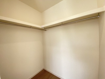 【収納】 | 八重瀬町具志頭（全11棟）10号棟 | 10号棟　洋室5.5帖＋WIC付き♪