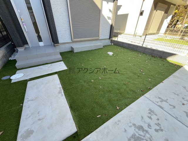 所沢市若狭4丁目・全3棟　新築一戸建　B号棟　～IDS工法～の庭