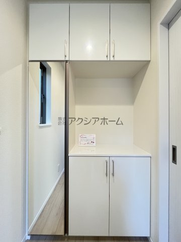 所沢市若狭4丁目・全3棟　新築一戸建　B号棟　～IDS工法～の収納|玄関収納