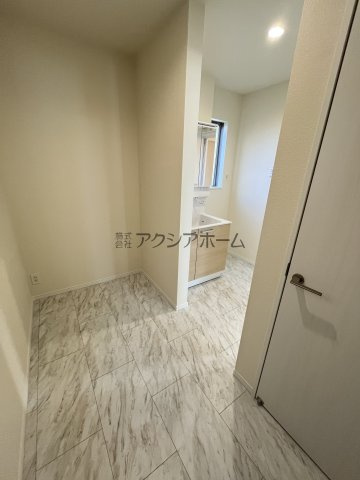 所沢市若狭4丁目・全3棟　新築一戸建　B号棟　～IDS工法～のその他|洗面室横マルチスペース