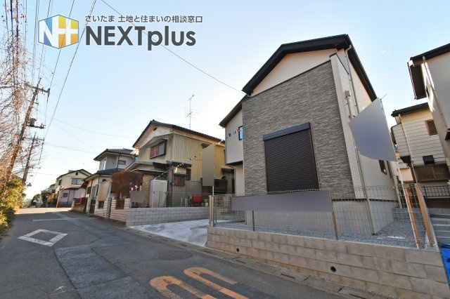 北足立郡伊奈町20期　2号棟の前面道路含む現地写真|当社はポータルサイト掲載物件、他社様掲載物件なども含めて複数物件をまとめてご案内可能です！気になる物件はいくつでもご気軽にお申し付けください。皆様のご連絡心よりお待ちしております。