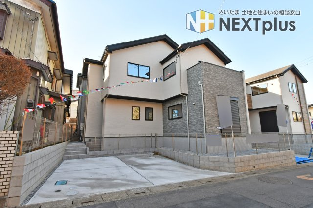 北足立郡伊奈町20期　2号棟の外観|ニューシャトル『志久駅』より徒歩17分、通学に便利です！小学校まで徒歩10分、中学校まで徒歩11分とお子様の毎日の通学を安心してお見送りできます！徒歩13分にウエルシアがありお買い物に便利です！