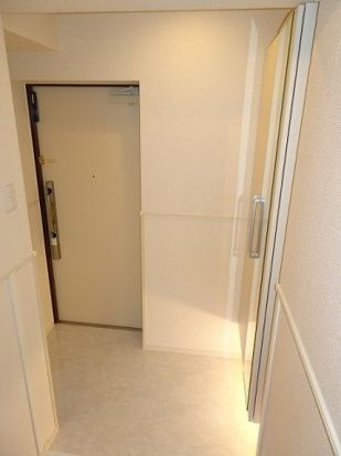 カナン　クロエ　門前仲町の玄関