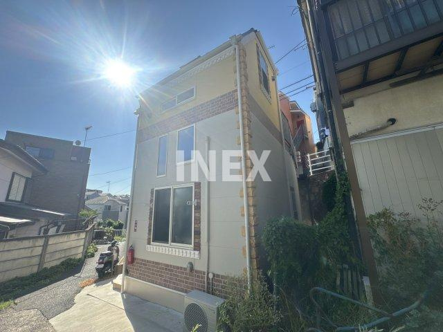横浜市西区西戸部町１丁目のアパートの外観