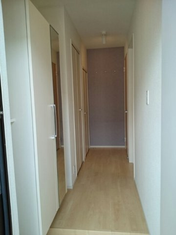 ソラーレ吉井Ⅱの玄関|シューズボックス付きの玄関です☆