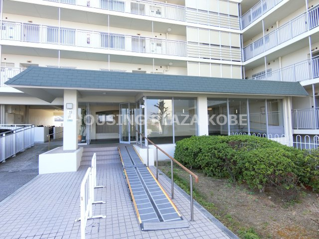 朝霧マンション A棟のエントランス